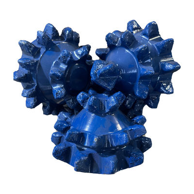 La mejor calidad IADC127 121 / 4 pulgadas de acero diente Tricone taladro